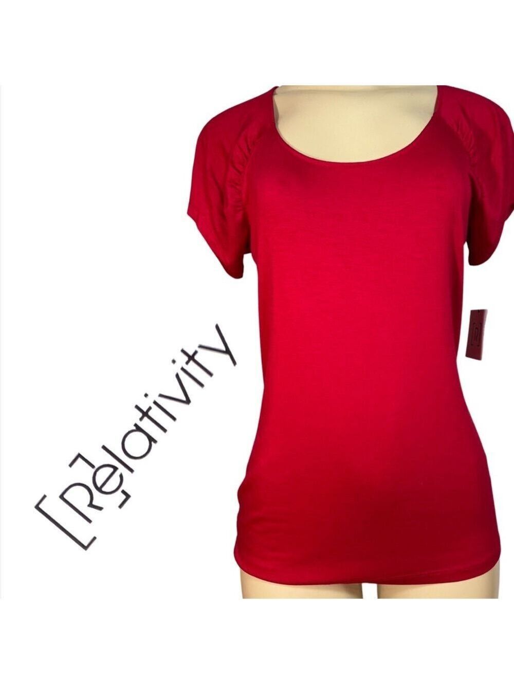 NWT $34 Relativity Big Red Barn Knit Top Small